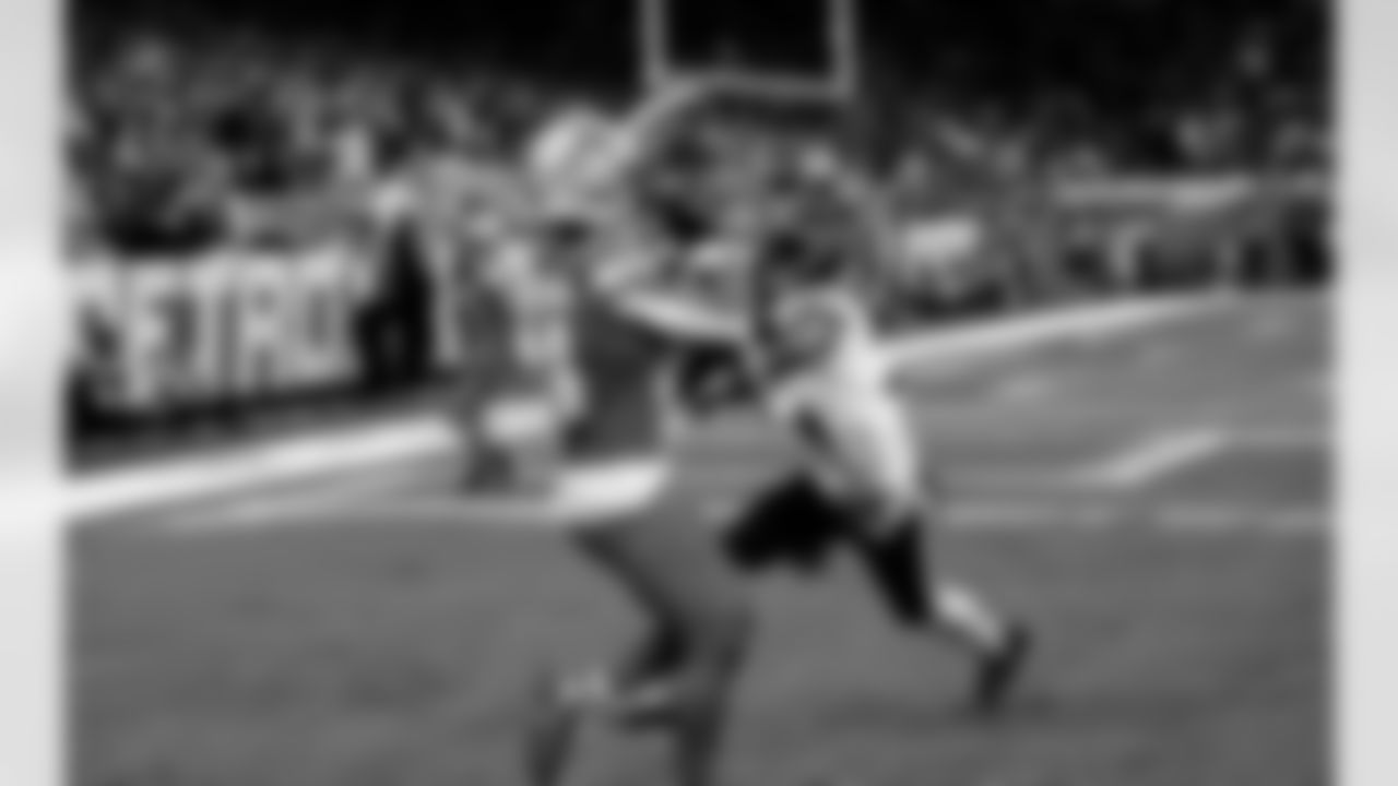 Detroit Lions wide receiver Amon-Ra St. Brown (14) scores a touchdown during an NFL football game against the Chicago Bears on Sunday, Sept. 14, 2025 in Detroit. (Jeff Nguyen/Detroit Lions via AP)