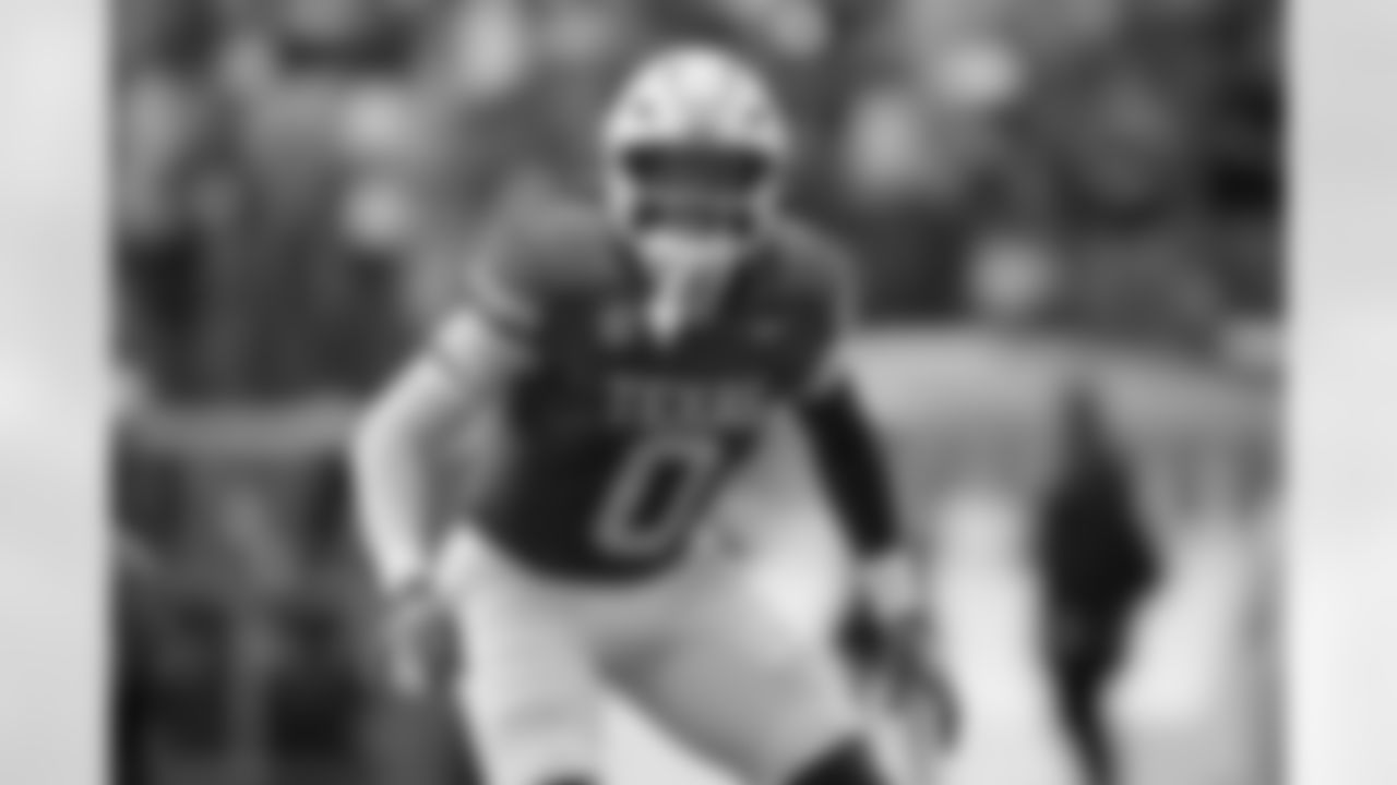 No. 42 LB Anthony Hill Jr., Texas