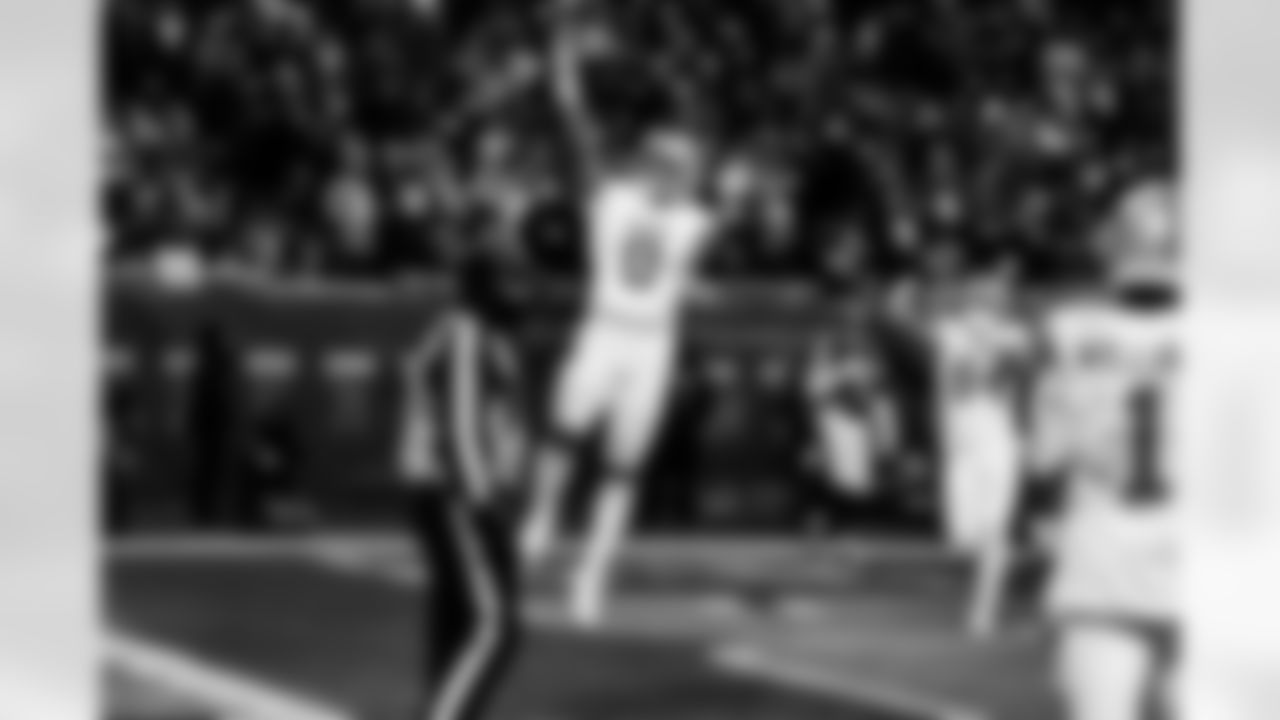 Detroit Lions running back Jahmyr Gibbs (0) scores a touchdown during an NFL football game against the Chicago Bears on Sunday, Jan. 4, 2026 in Chicago. (Jeff Nguyen/Detroit Lions via AP)