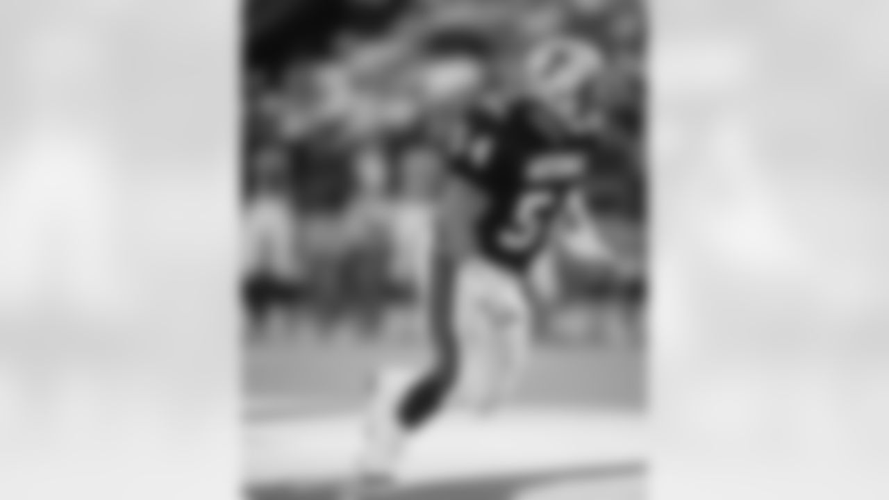 Detroit Lions linebacker Chris Spielman (54) during the NFL Pro Bowl, a 27-21 NFC victory on February 4, 1990, at Aloha Stadium in Honolulu, Hawaii. (Paul Spinelli via AP)