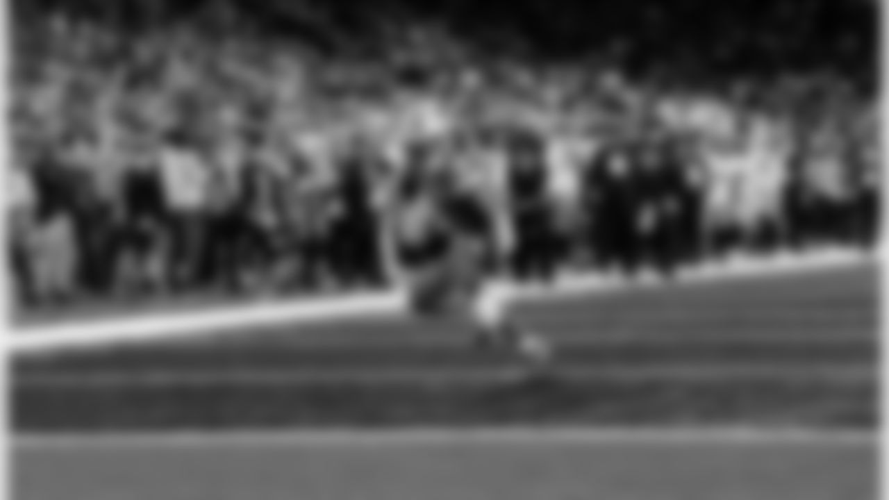 Detroit Lions running back Jahmyr Gibbs (0) scores a touchdown during an NFL football game against the Pittsburgh Steelers on Sunday, Dec. 21, 2025 in Detroit. (Jeff Nguyen/Detroit Lions via AP)