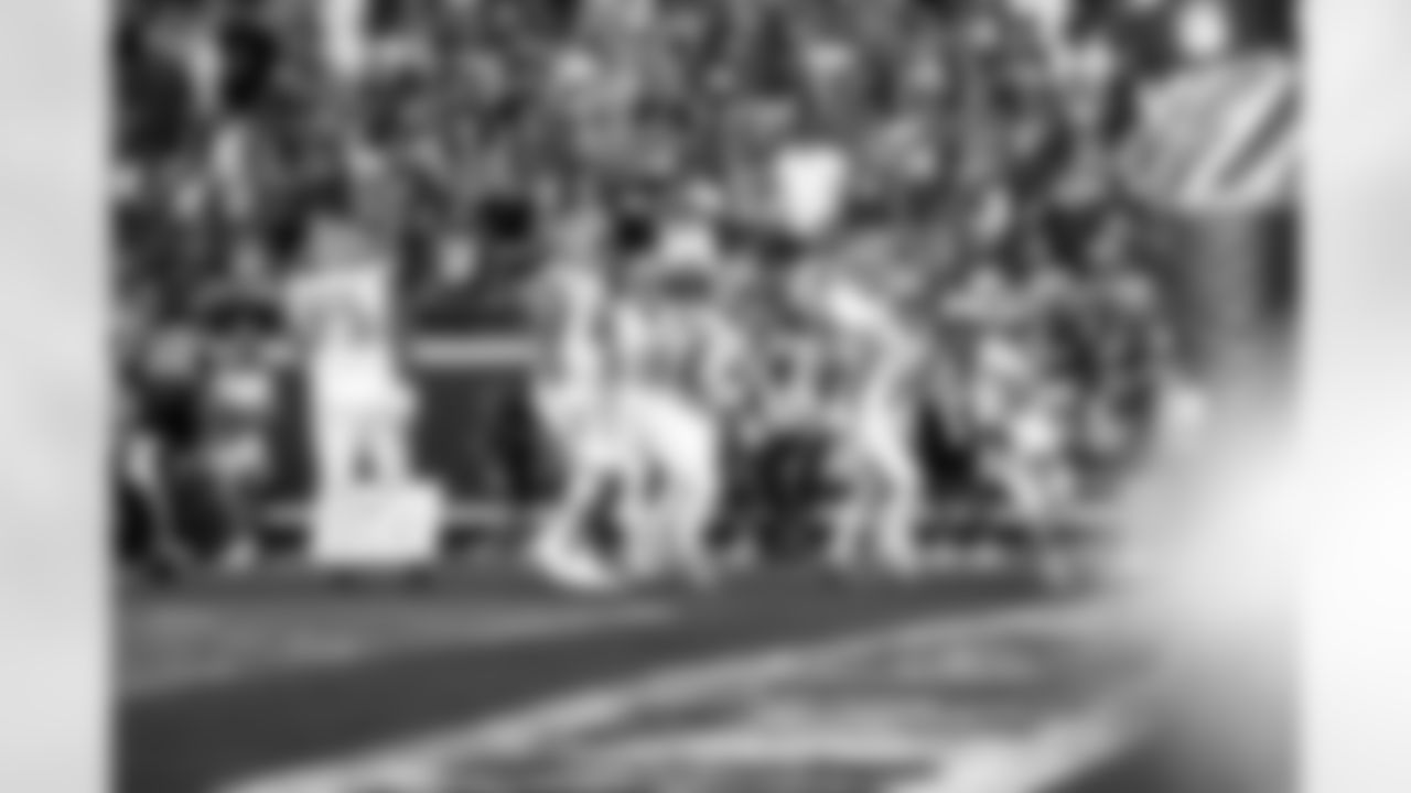 Detroit Lions wide receiver Jameson Williams (1)1 Detroit Lions wide receiver Amon-Ra St. Brown (14) Detroit Lions running back David Montgomery (5) Detroit Lions offensive lineman Tate Ratledge (69) Detroit Lions wide receiver Isaac TeSlaa (18) Detroit Lions offensive lineman Christian Mahogany (73) Detroit Lions tight end Sam LaPorta (87) during an NFL football game against the Kansas City Chiefs on Sunday, Oct. 12, 2025 in Kansas City, MO. (Jeff Nguyen/Detroit Lions via AP)