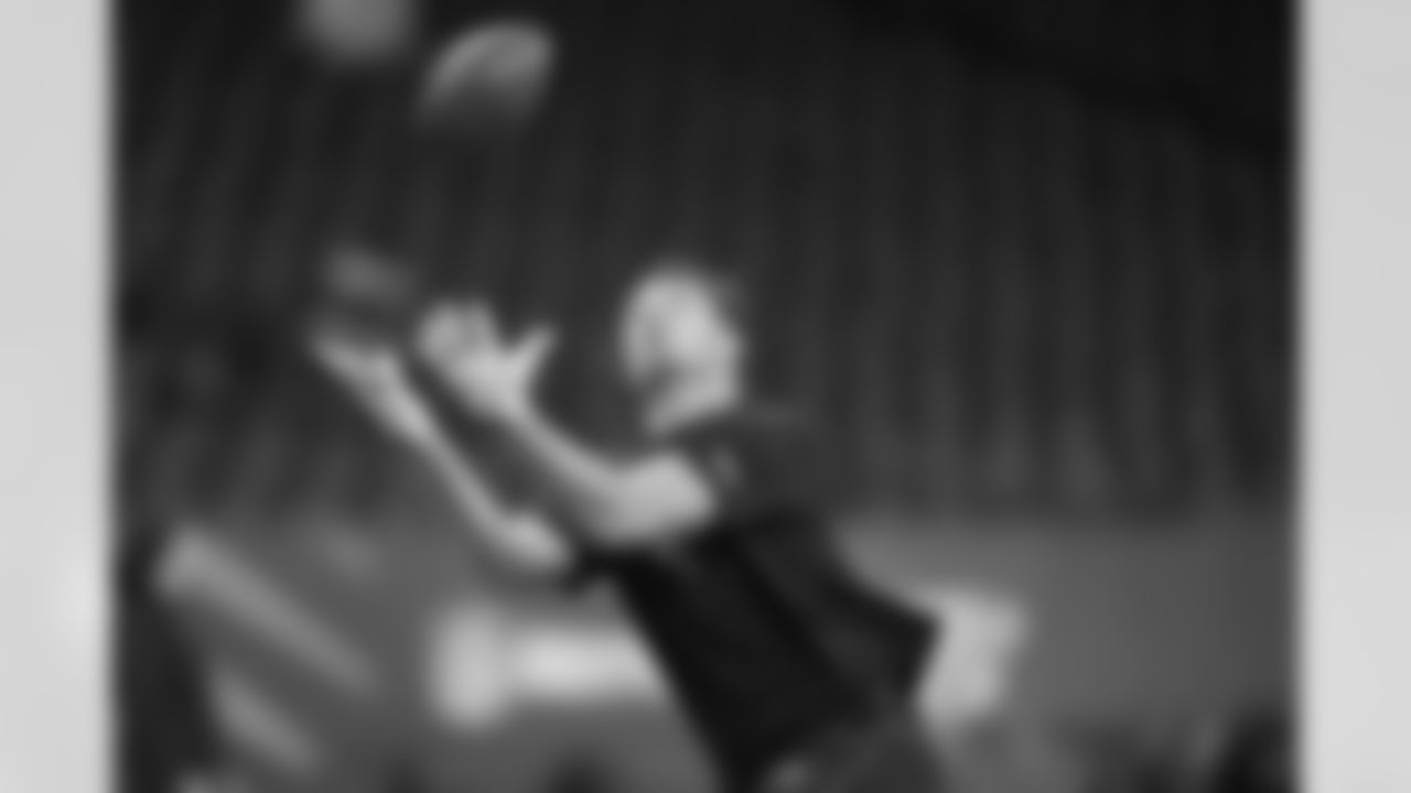 Southern California tight end Lake McRee (17) runs a drill at the NFL football scouting combine in Indianapolis, Friday, Feb. 27, 2026. (AP Photo/Michael Conroy)