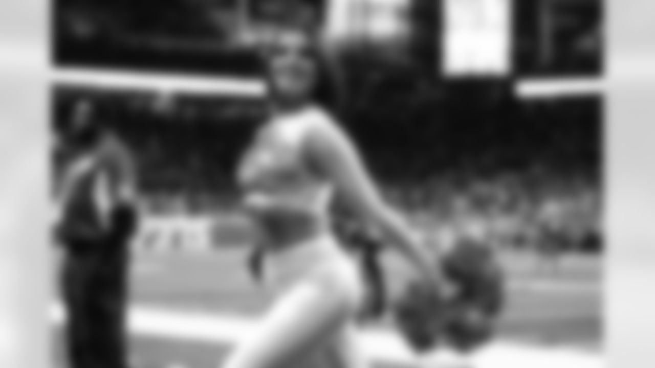 Detroit Lions Cheerleaders perform during an NFL football game against the Pittsburgh Steelers on Sunday, Dec. 21, 2025 in Detroit. (Mike Ferdinande/Detroit Lions)