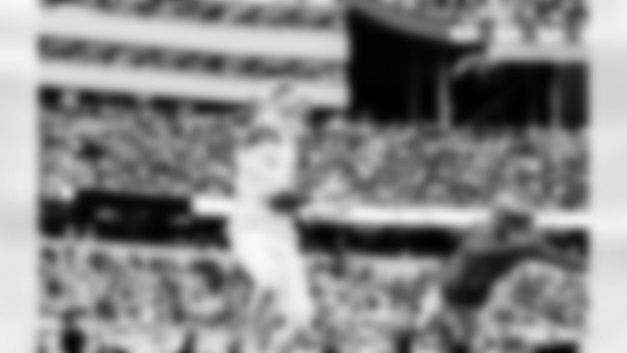 Detroit Lions wide receiver Jameson Williams (1) scores a touchdown during an NFL football game against the Los Angeles Rams on Sunday, Dec. 14, 2025 in Inglewood, Calif. (Jeff Nguyen/Detroit Lions via AP)