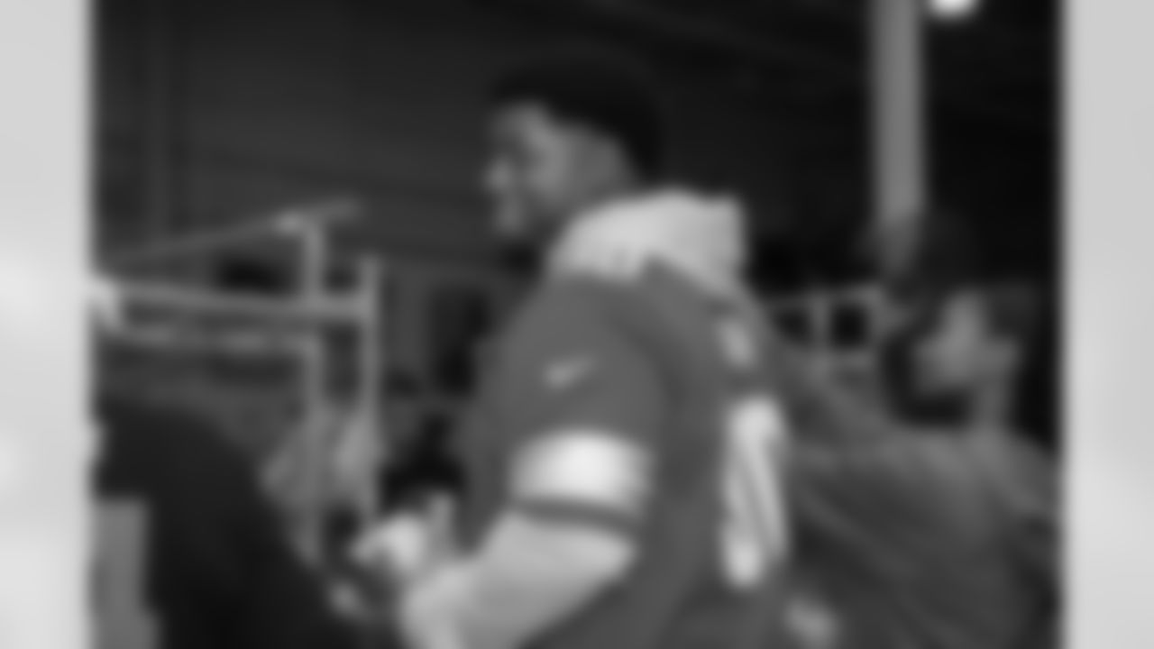 Detroit Lions defensive lineman Chris Smith (90) packing boxes during a Thanksgiving meal packing event at Gleaners Community Food Bank on Nov. 11, 2025 in Taylor, Mich. (Izzy Rincon/Detroit Lions)