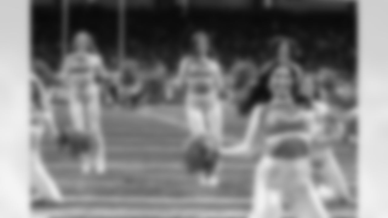 Detroit Lions Cheerleaders perform during an NFL football game against the Pittsburgh Steelers on Sunday, Dec. 21, 2025 in Detroit. (Mike Ferdinande/Detroit Lions)