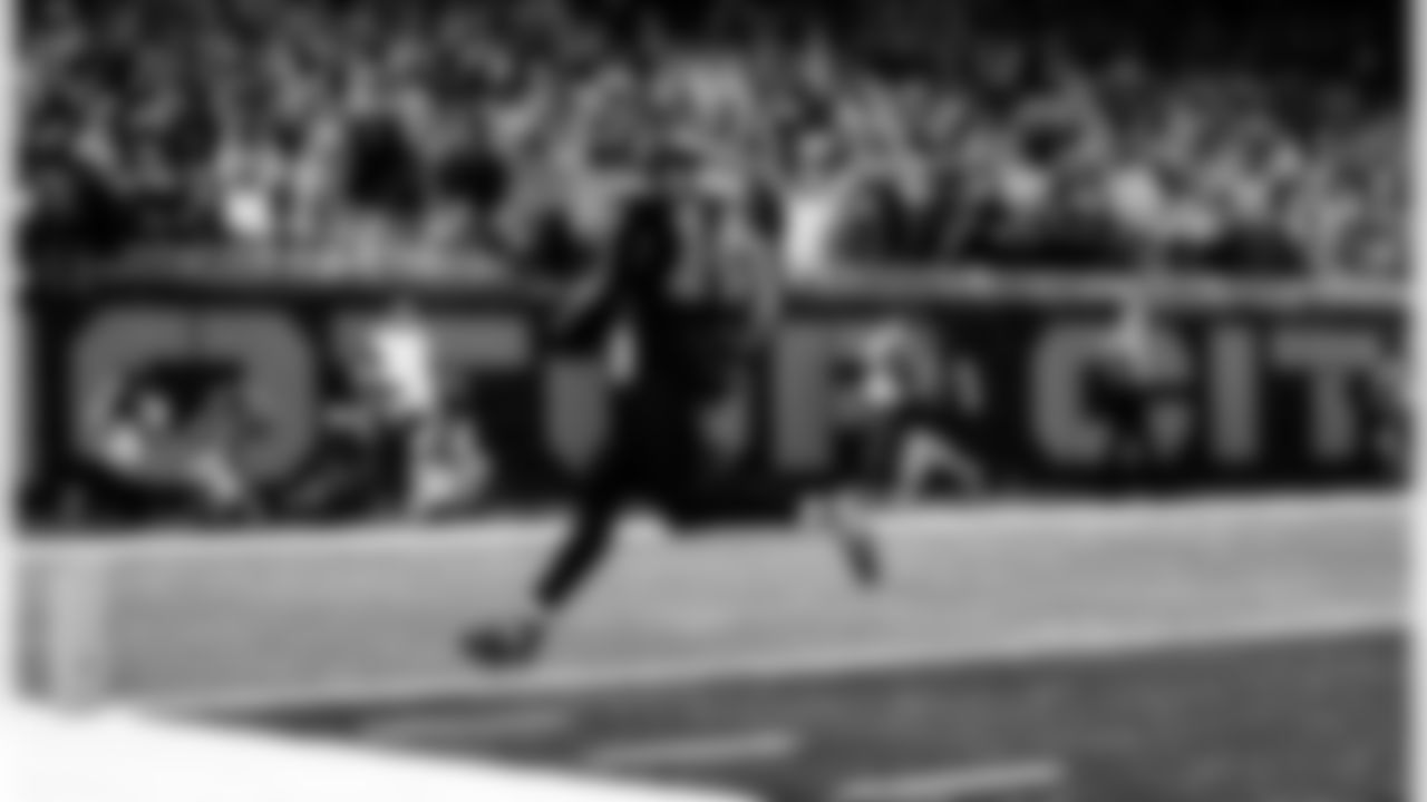 Detroit Lions wide receiver Amon-Ra St. Brown (14) scores a touchdown during an NFL football game against the Tampa Bay Buccaneers on Monday, Oct. 20, 2025 in Detroit. (Jeff Nguyen/Detroit Lions via AP)