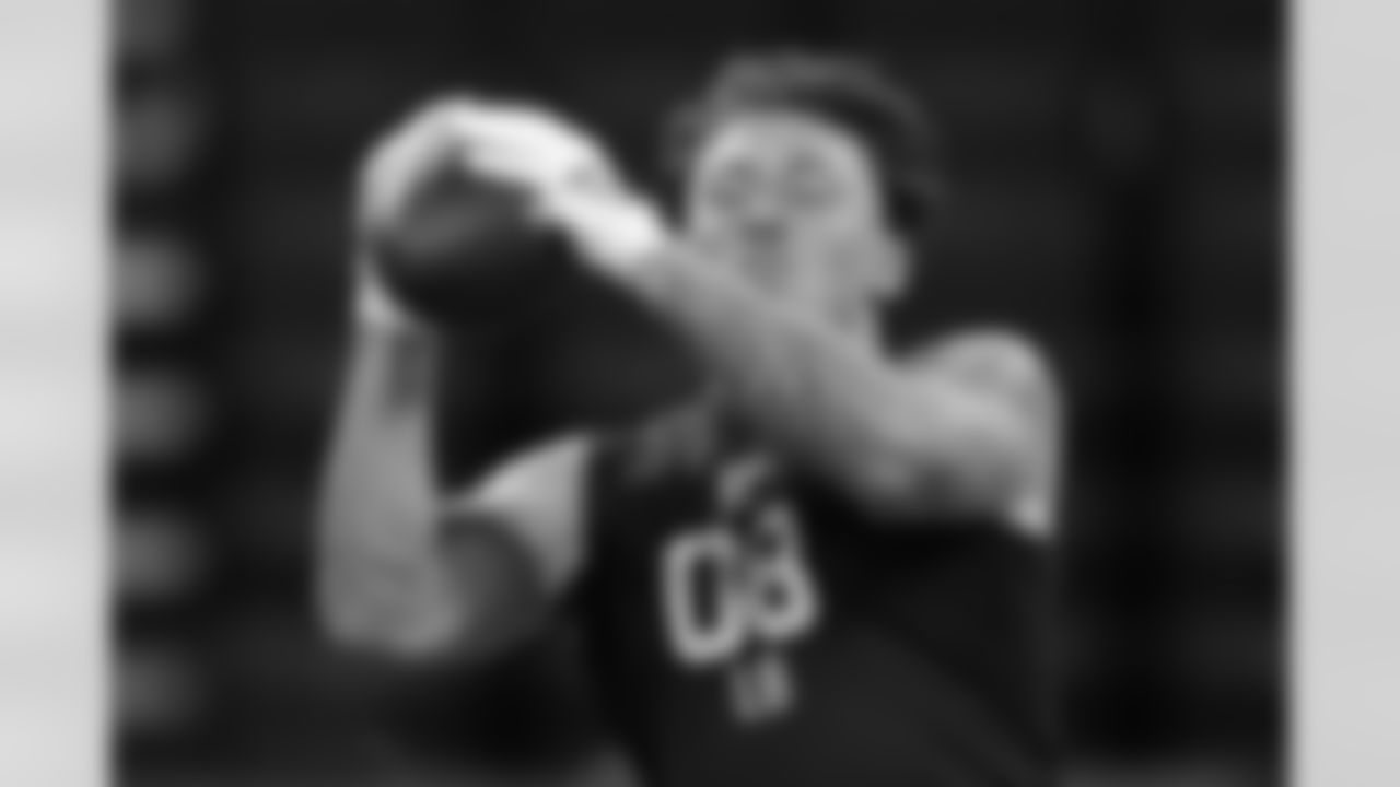 Indiana linebacker Aiden Fisher (08) runs a drill at the NFL football scouting combine in Indianapolis, Thursday, Feb. 26, 2026. (AP Photo/Julio Cortez)