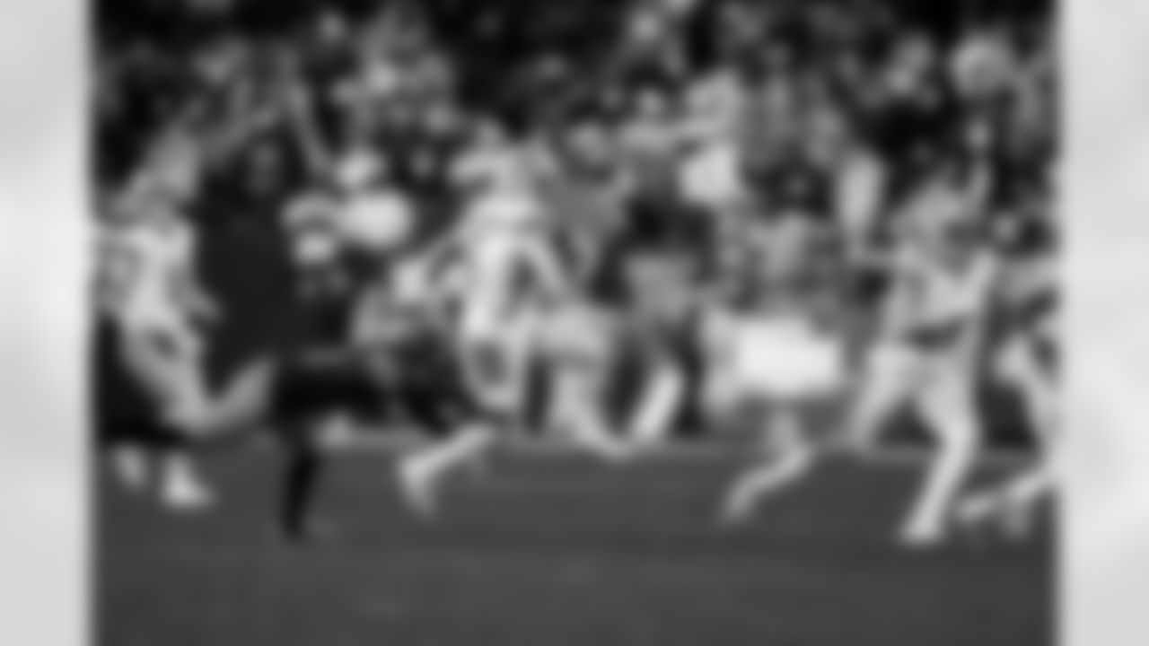 Detroit Lions running back David Montgomery (5) and Detroit Lions wide receiver Isaac TeSlaa (18) during an NFL football game against the Washington Commanders on Sunday, Nov. 9, 2025 in Landover, Md. (Jeff Nguyen/Detroit Lions via AP)