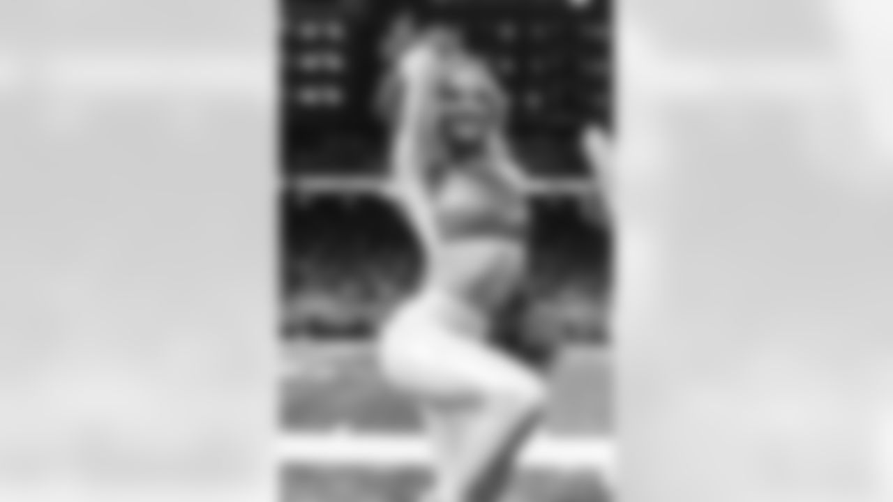 Detroit Lions Cheerleaders perform during an NFL football game against the Pittsburgh Steelers on Sunday, Dec. 21, 2025 in Detroit. (Mike Ferdinande/Detroit Lions)