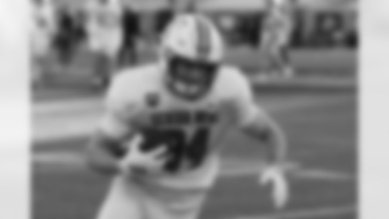 Wyoming TE John Michael Gyllenborg (84)