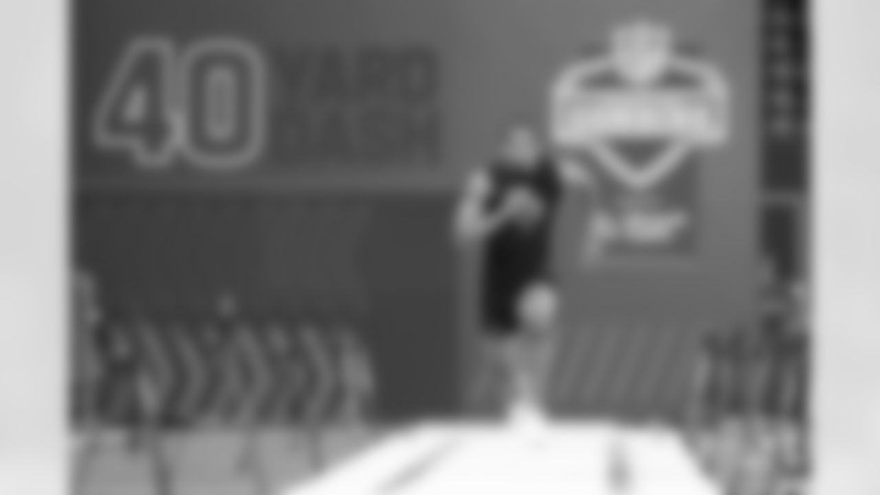 Georgia defensive back Daylen Everette (09) runs the 40-yard dash at the NFL football scouting combine in Indianapolis, Friday, Feb. 27, 2026. (AP Photo/Michael Conroy)