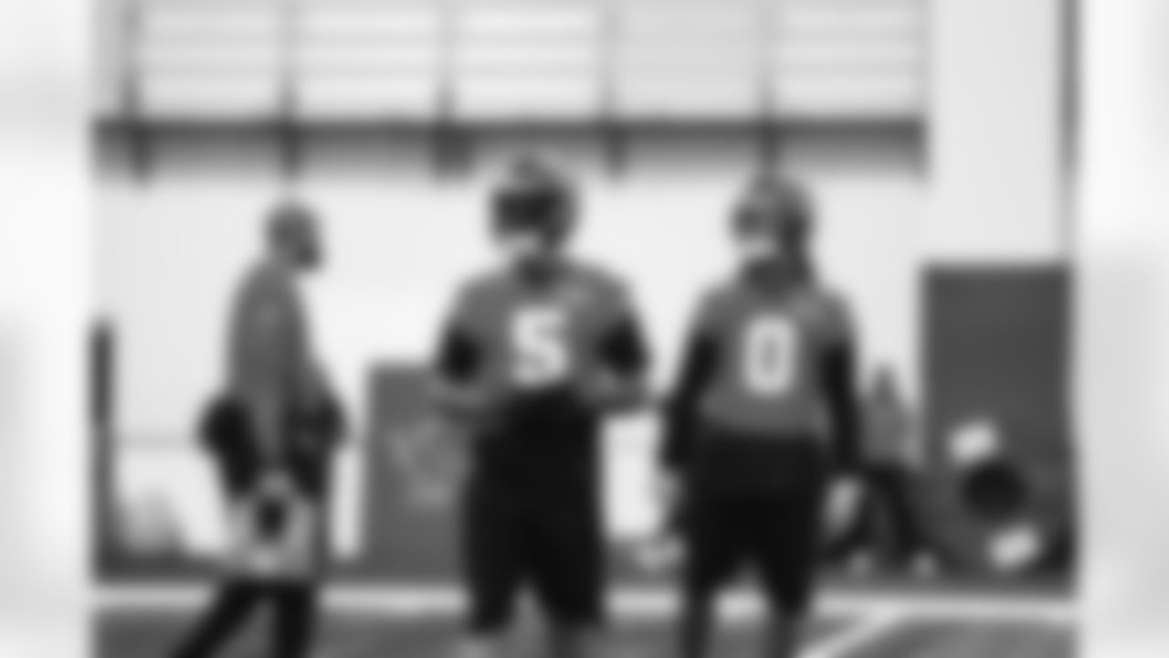 Detroit Lions running back David Montgomery (5) and Detroit Lions running back Jahmyr Gibbs (0) during practice at the Meijer Performance Center on Nov. 20, 2025 in Allen Park, Mich. (Jeff Nguyen/Detroit Lions)