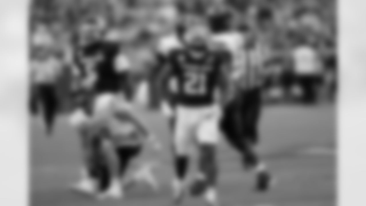 Texas A&M LB Taurean York (21)