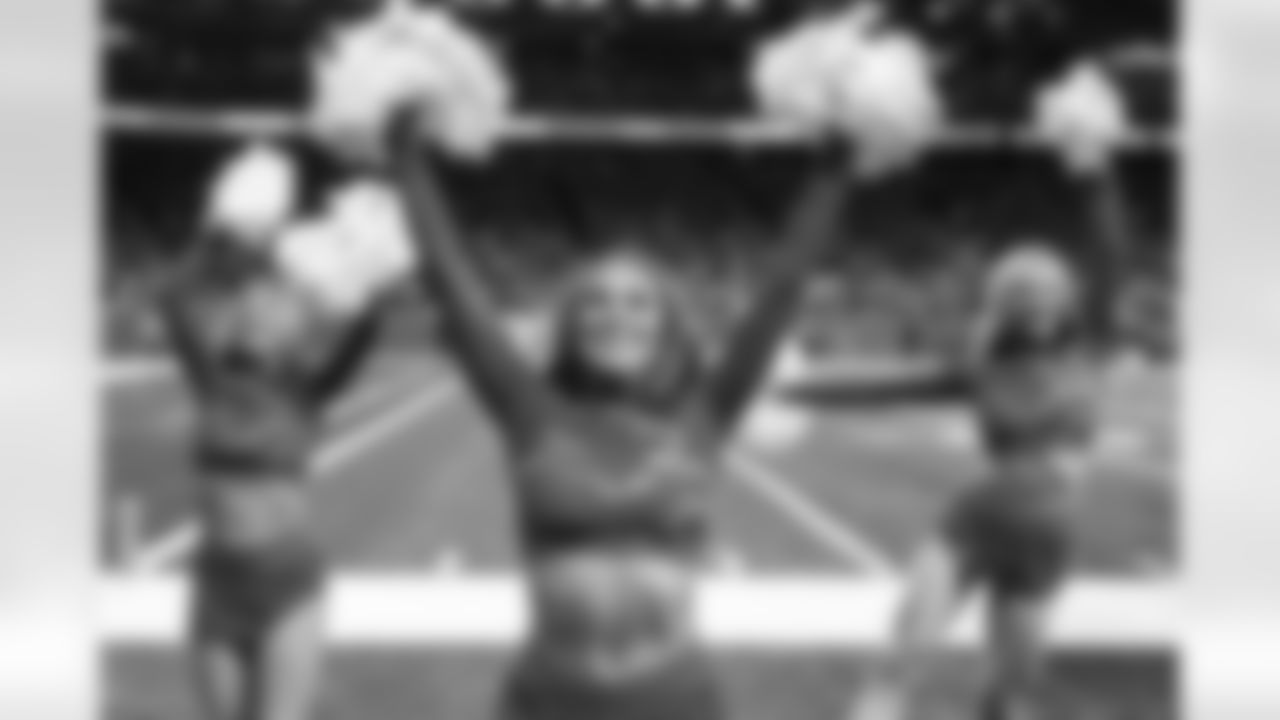 Detroit Lions Cheerleaders perform during an NFL football game against the Chicago Bears on Sunday, Sept. 14, 2025 in Detroit. (Mike Ferdinande/Detroit Lions)