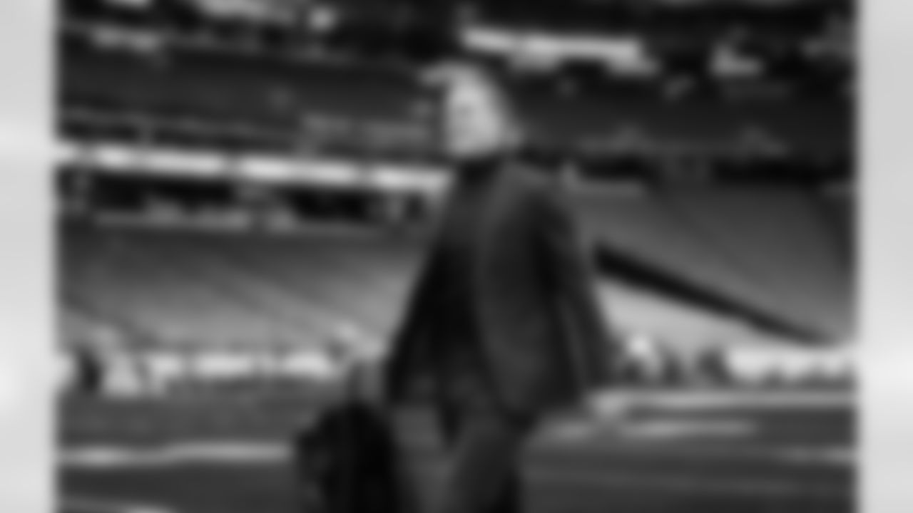 Detroit Lions linebacker Alex Anzalone (34) arrives to an NFL football game against the Minnesota Vikings on Thursday, Dec. 25, 2025 in Minneapolis. (Jeff Nguyen/Detroit Lions via AP)