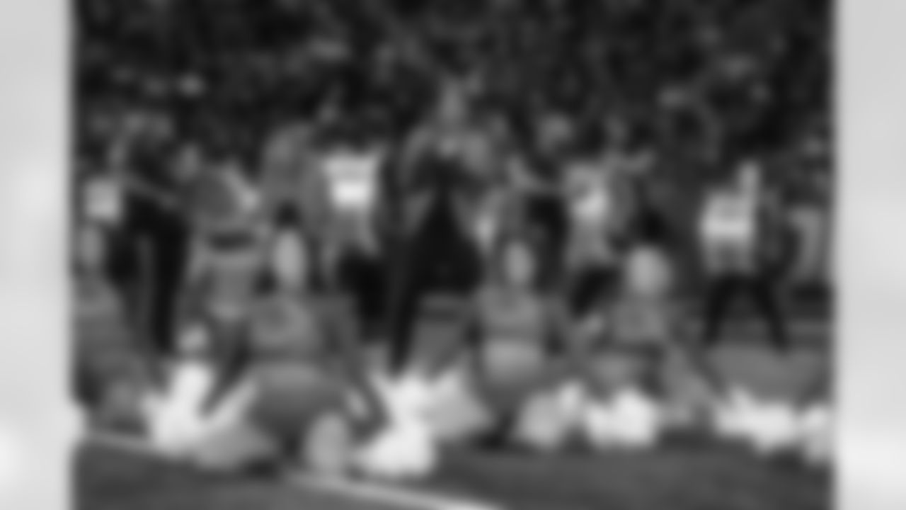 Halftime drum battle between Detroit Lions Honolulu Boom and Detroit Lions Cheerleaders vs. Minnesota Vikings Skol Line and Minnesota Vikings Cheerleaders during an NFL football game against the Minnesota Vikings on Sunday, Nov. 2, 2025 in Detroit. (Mike Ferdinande/Detroit Lions)