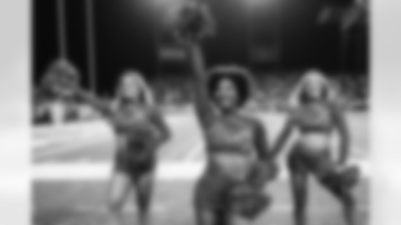 Detroit Lions Cheerleaders perform during The Hall of Fame Game at Tom Benson Hall of Fame Stadium on July 31, 2025 in Canton, Ohio. (Mike Ferdinande/Detroit Lions)