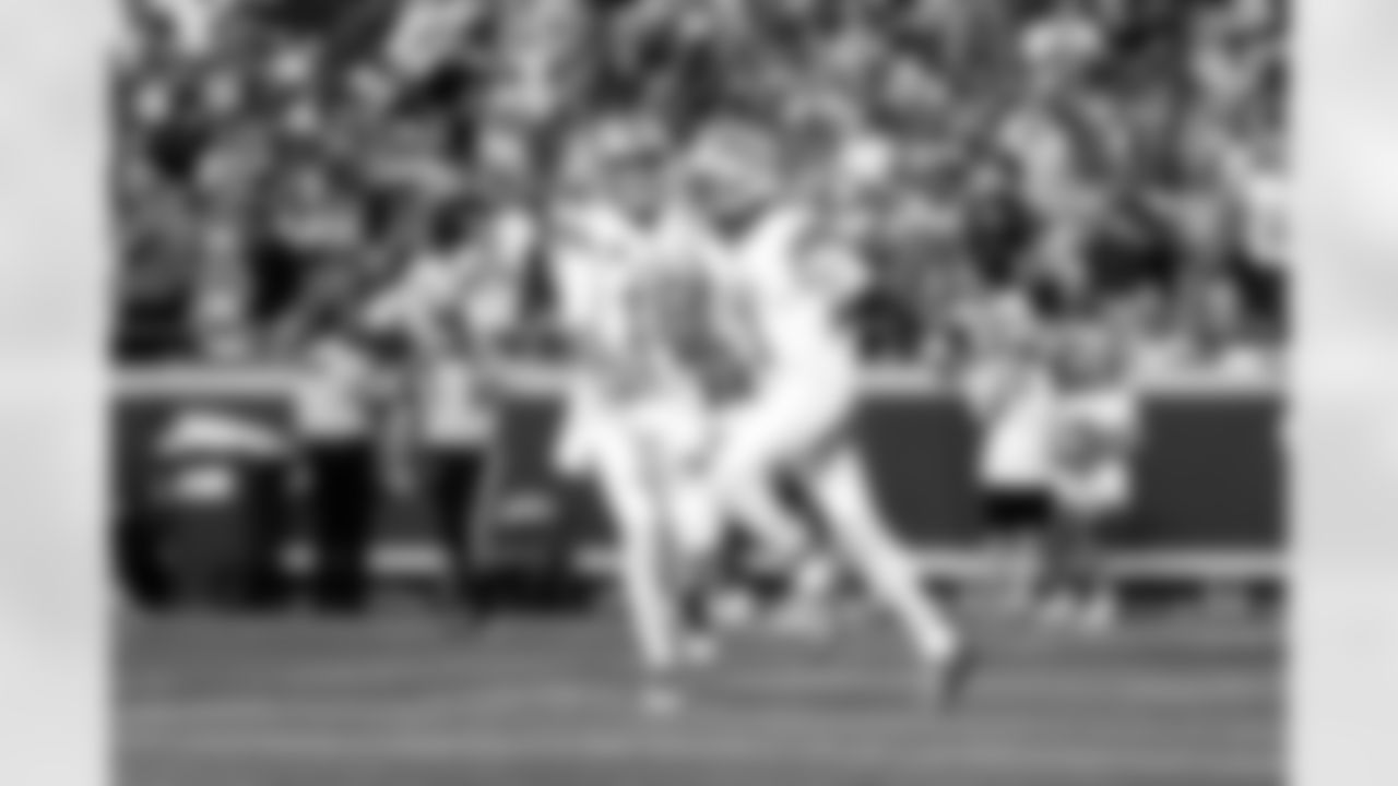 Detroit Lions quarterback Jared Goff (16) Detroit Lions wide receiver Jameson Williams (1) during an NFL football game against the Kansas City Chiefs on Sunday, Oct. 12, 2025 in Kansas City, MO. (Jeff Nguyen/Detroit Lions via AP)