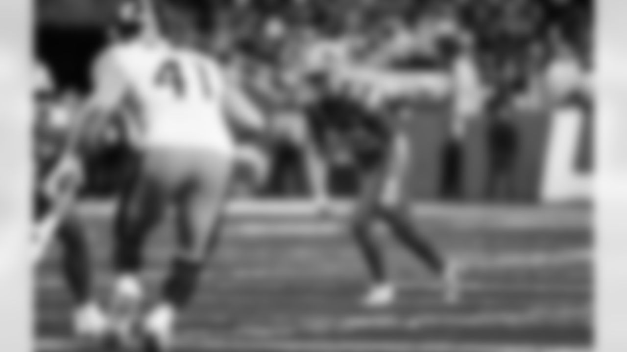 Detroit Lions kicker Jake Bates (39) kicks a field goal during an NFL football game against the Pittsburgh Steelers on Sunday, Dec. 21, 2025 in Detroit. (Jeff Nguyen/Detroit Lions via AP)