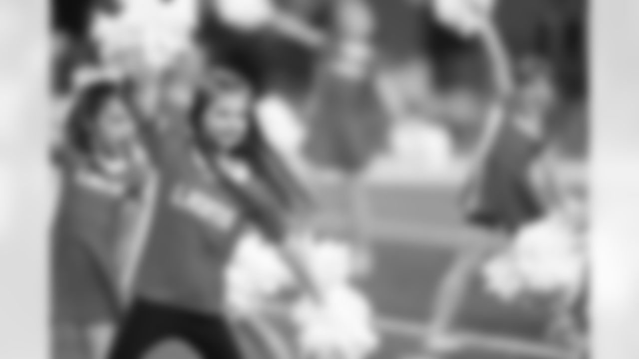 Detroit Lions Junior Cheer Clinic performs at halftime during an NFL football game against the Pittsburgh Steelers on Sunday, Dec. 21, 2025 in Detroit. (Jeff Nguyen/Detroit Lions via AP)