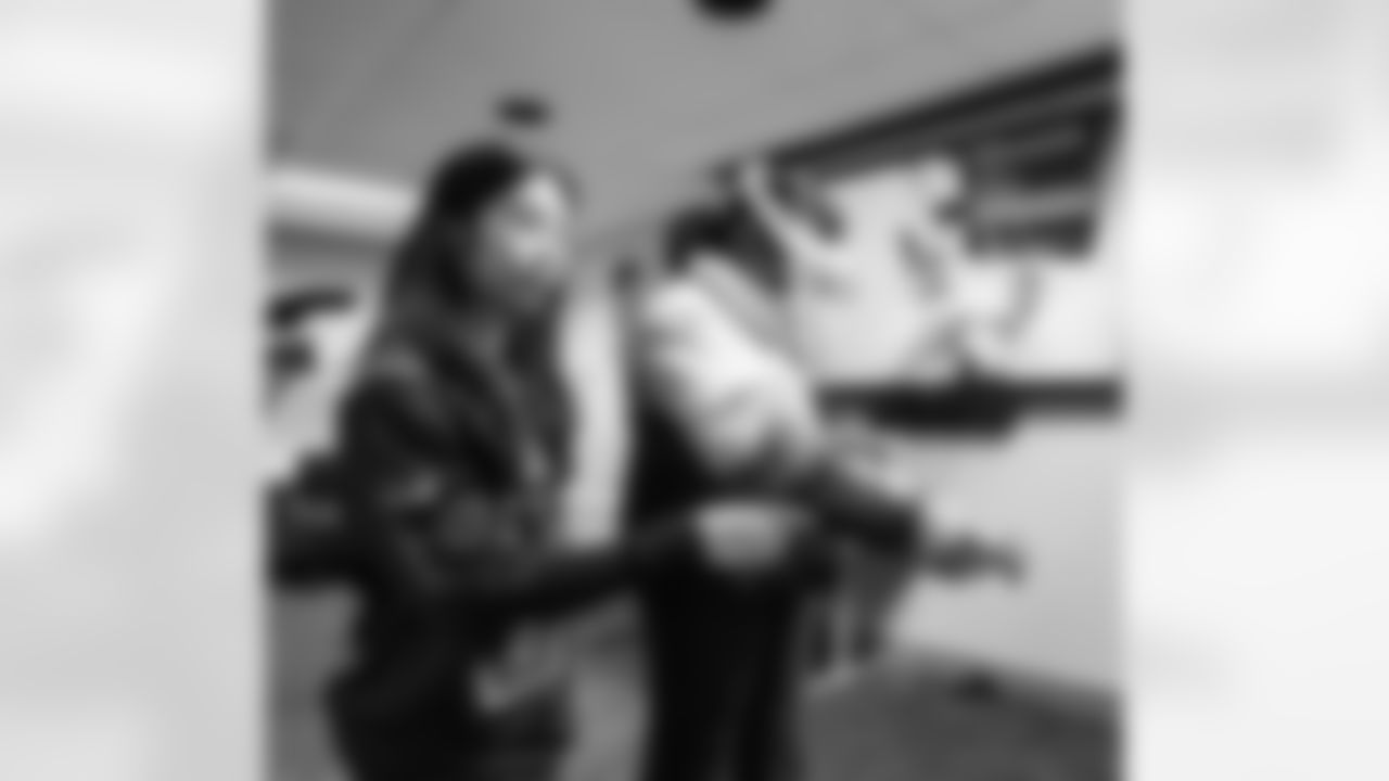 A student and a HFH employee using virtual reality during a Detroit Lions Academy health and wellness field trip at the Henry Ford Health campus on Feb. 27, 2026 in Detroit. (Izzy Rincon/Detroit Lions)