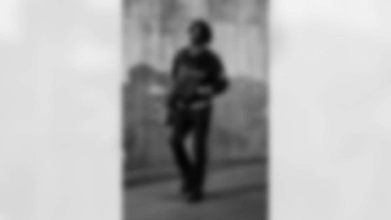 Detroit Lions wide receiver Jameson Williams (1) arrives before an NFL football game against the Kansas City Chiefs on Sunday, Oct. 12, 2025 in Kansas City, MO. (Jeff Nguyen/Detroit Lions via AP)