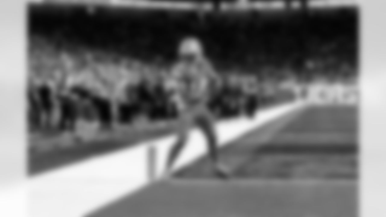 Detroit Lions wide receiver Amon-Ra St. Brown (14) scores a touchdown during an NFL football game against the Chicago Bears on Sunday, Sept. 14, 2025 in Detroit. (Jeff Nguyen/Detroit Lions via AP)