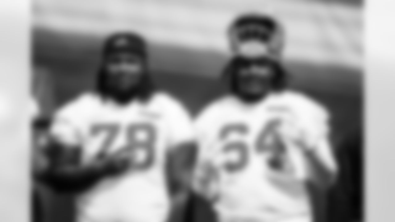 Detroit Lions defensive lineman Tyleik Williams and Detroit Lions defensive lineman Keith Cooper Jr. during rookie minicamp at the Meijer Performance Center on May 10, 2025 in Allen Park, Mich. (Jeff Nguyen/Detroit Lions)