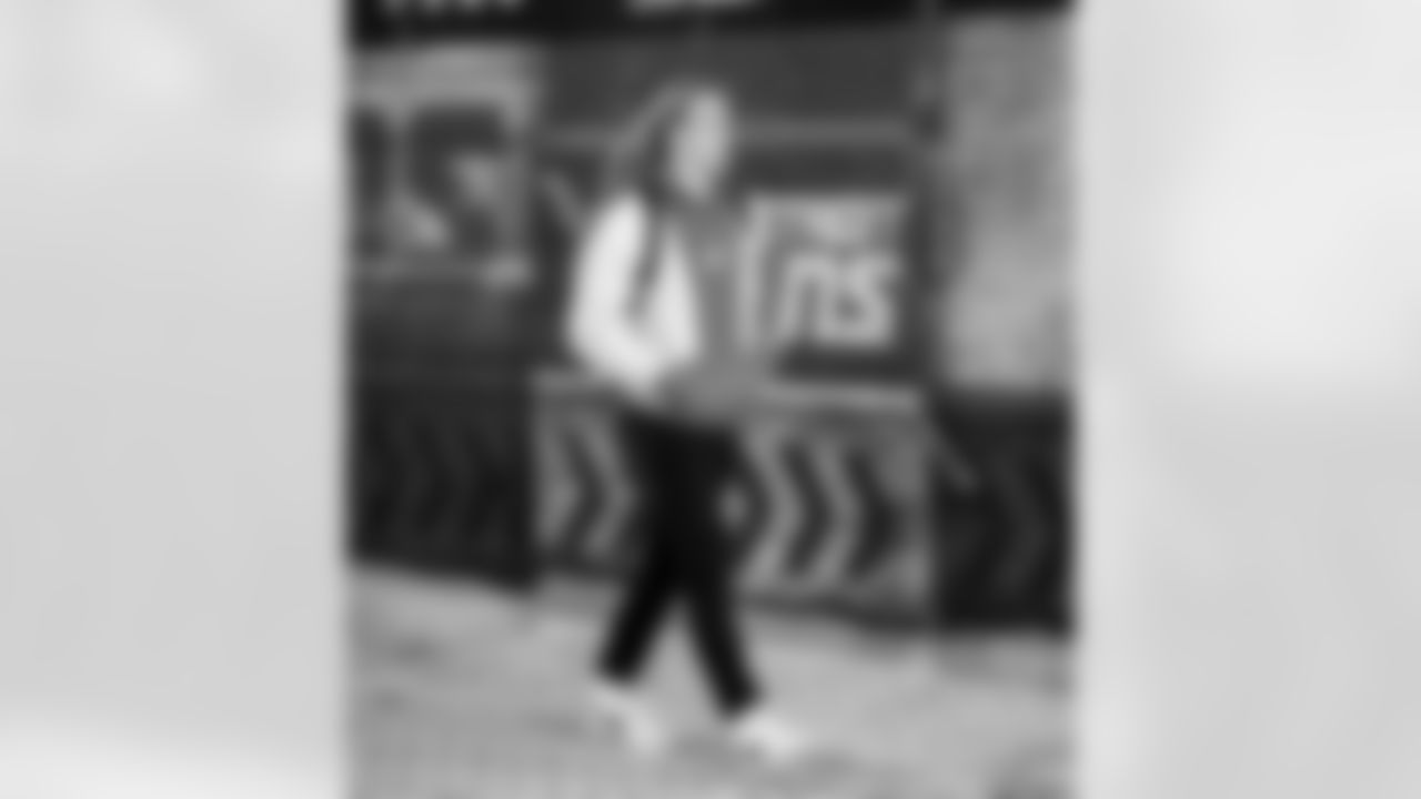 Detroit Lions linebacker Alex Anzalone (34) arrives to an NFL football game against the Dallas Cowboys on Thursday, Dec. 4, 2025 in Detroit. (Jeff Nguyen/Detroit Lions via AP)