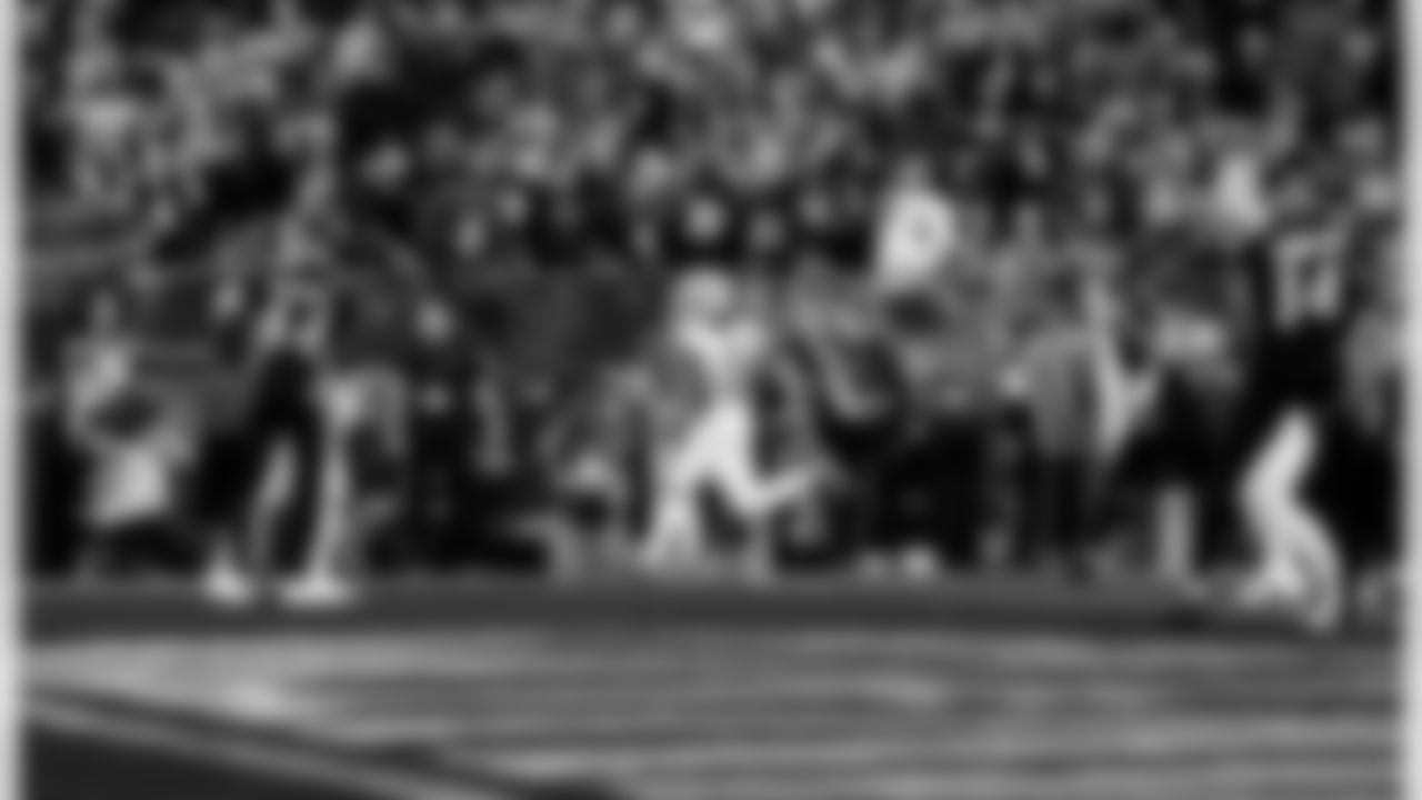 Detroit Lions running back Jahmyr Gibbs (0) scores a touchdown during an NFL football game against the Baltimore Ravens on Monday, Sept. 22, 2025 in Baltimore. (Jeff Nguyen/Detroit Lions via AP)