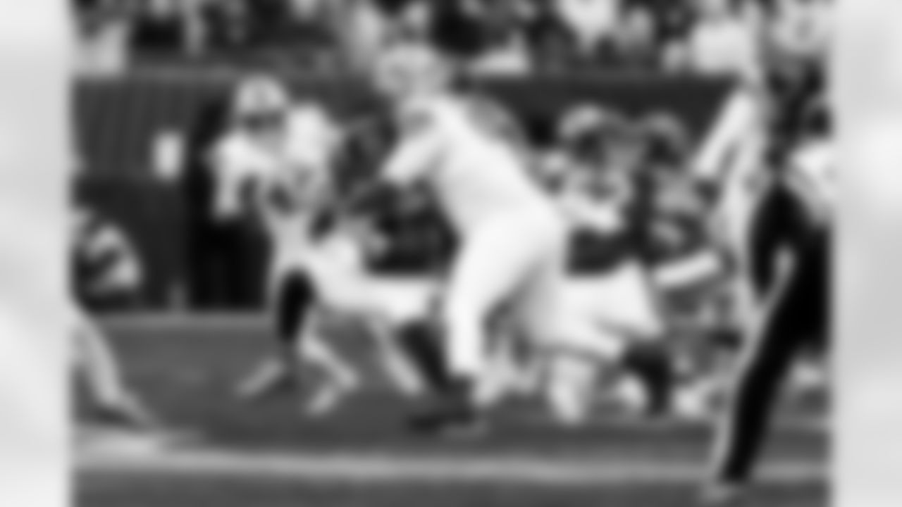 Detroit Lions defensive lineman Tyleik Williams (91) makes a tackle during an NFL football game against the Chicago Bears on Sunday, Jan. 4, 2026 in Chicago. (Jeff Nguyen/Detroit Lions via AP)