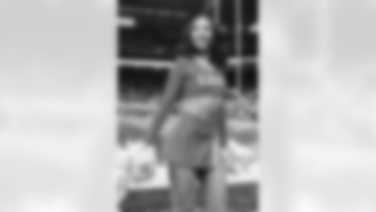 A Detroit Lions Cheerleader performs during an NFL football game against the Green Bay Packers on Thursday, Nov. 27, 2025 in Detroit. (Mike Ferdinande/Detroit Lions)