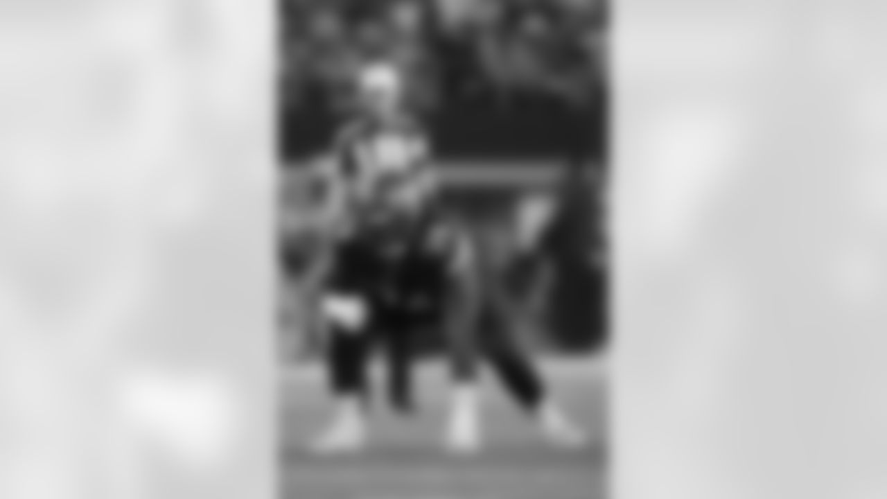 LG Donovan Jackson

Backed up by Joe Huber

(AP Photo/Julio Cortez)