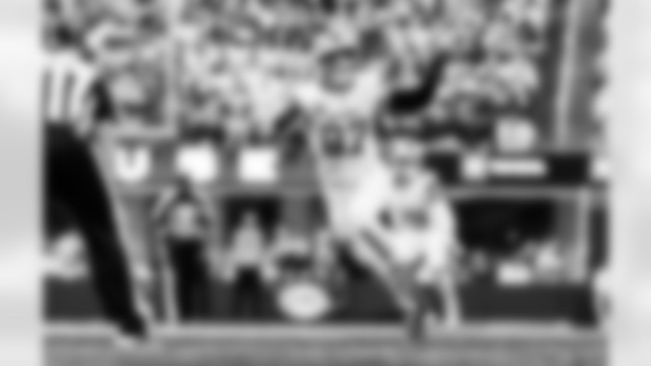 Detroit Lions edge rusher Aidan Hutchinson (97) during an NFL football game against the Los Angeles Rams on Sunday, Dec. 14, 2025 in Inglewood, Calif. (Jeff Nguyen/Detroit Lions via AP)