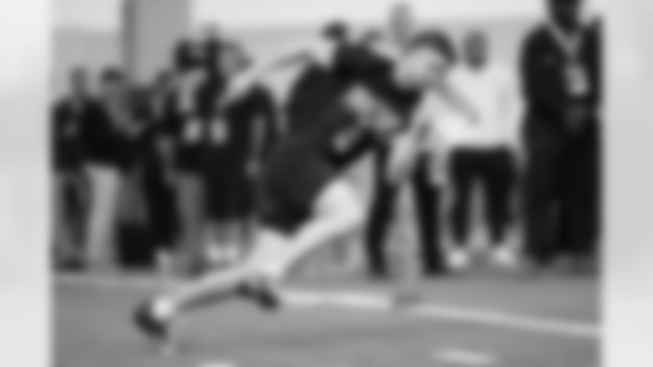 Georgia's Dan Jackson (17) runs a drill during the school's NFL Pro Day, Wednesday, March, 12, 2025, in Athens, Ga. (AP Photo/Colin Hubbard)