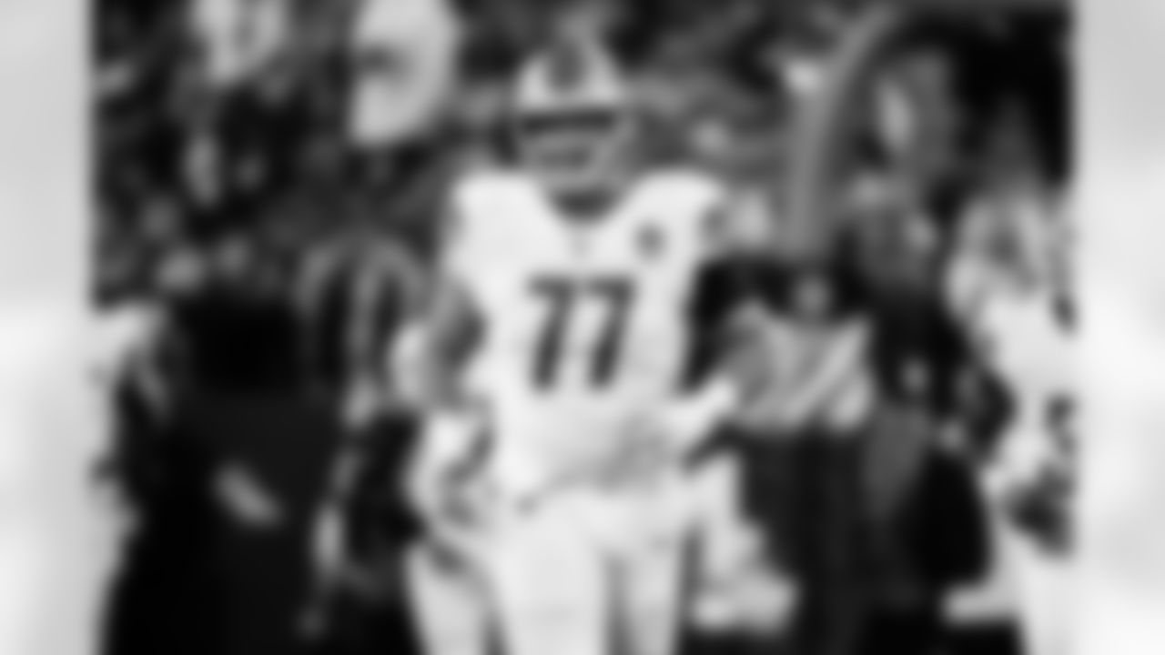 Detroit Lions center Frank Ragnow (77) during a NFL football game against the Green Bay Packers on September 28, 2023 in Green Bay, WI. (Jeff Nguyen/Detroit Lions)