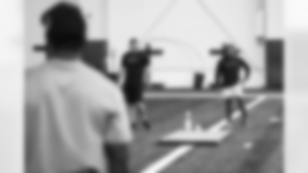 Detroit Lions Head Coach Dan Campbell, Detroit Lions linebacker Derrick Barnes (55) during a fowling team activity at the Meijer Performance Center in Allen Park, MI on August 13, 2024. (Jeff Nguyen/Detroit Lions)