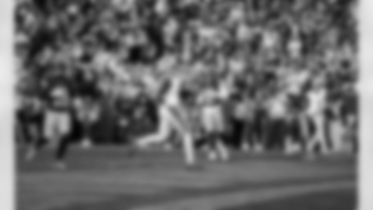 Detroit Lions running back Jahmyr Gibbs (0) scores a touchdown during an NFL football game against the Washington Commanders on Sunday, Nov. 9, 2025 in Landover, Md. (Jeff Nguyen/Detroit Lions via AP)