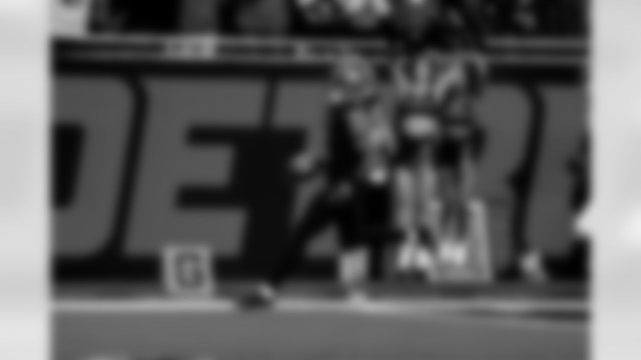 Detroit Lions running back Jahmyr Gibbs (0) scores a touchdown during an NFL football game against the New York Giants on Sunday, Nov. 23, 2025 in Detroit. (Jeff Nguyen/Detroit Lions via AP)