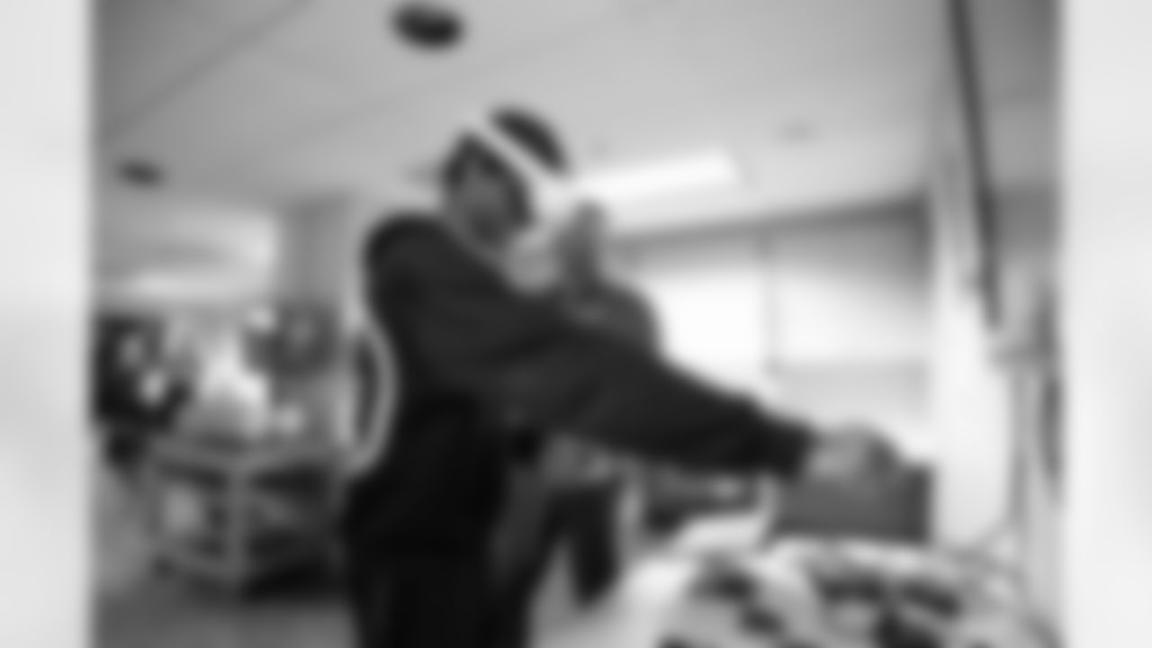 A student and a HFH employee using virtual reality during a Detroit Lions Academy health and wellness field trip at the Henry Ford Health campus on Feb. 27, 2026 in Detroit. (Izzy Rincon/Detroit Lions)