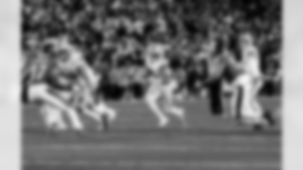 Detroit Lions offensive lineman Tate Ratledge (69), Detroit Lions running back Jahmyr Gibbs (0), and Detroit Lions quarterback Jared Goff (16) during an NFL football game against the Philadelphia Eagles on Sunday, Nov. 16, 2025 in Philadelphia. (Jeff Nguyen/Detroit Lions via AP)