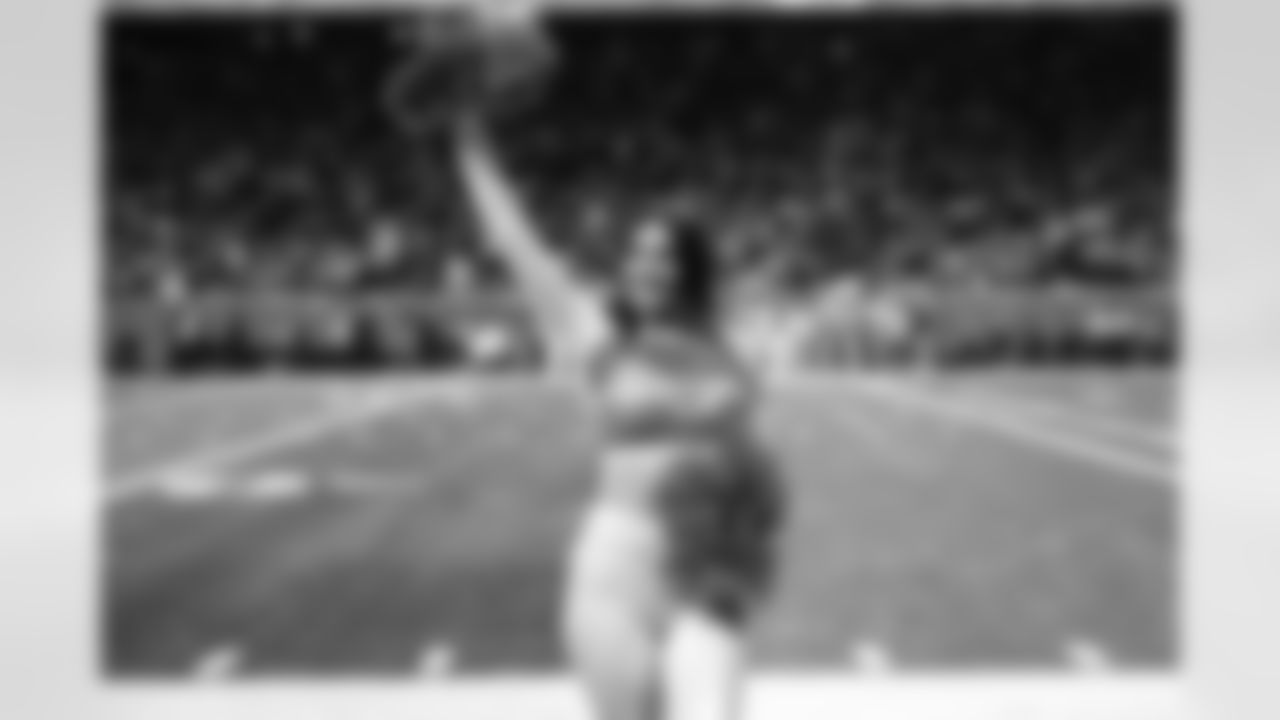 Detroit Lions Cheerleaders perform during an NFL football game against the Pittsburgh Steelers on Sunday, Dec. 21, 2025 in Detroit. (Mike Ferdinande/Detroit Lions)