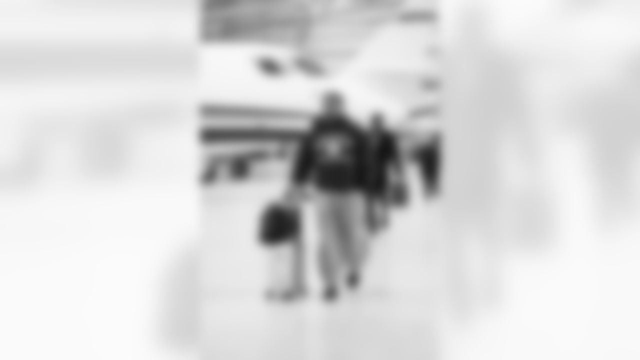 Detroit Lions linebacker Derrick Barnes (55) travels to Los Angeles on Nov. 13, 2025. (Jeff Nguyen/Detroit Lions via AP)