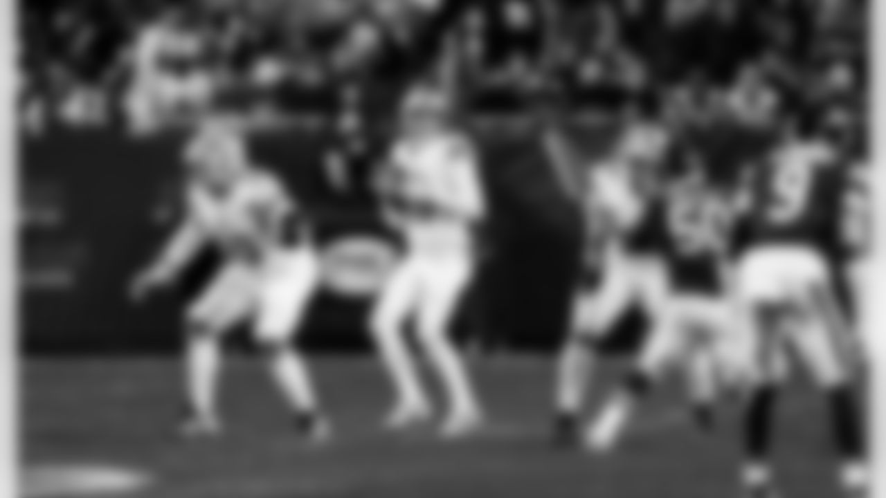 Detroit Lions offensive lineman Graham Glasgow (60), Detroit Lions quarterback Jared Goff (16) and Detroit Lions offensive lineman Christian Mahogany (73) during an NFL football game against the Chicago Bears on Sunday, Jan. 4, 2026 in Chicago. (Jeff Nguyen/Detroit Lions via AP)