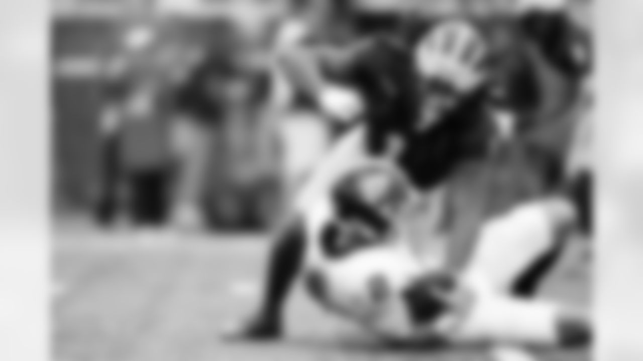 Michigan DL Jaishawn Barham (1)