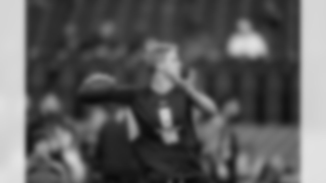 California quarterback Jared Goff runs a drill at the NFL football scouting combine in Indianapolis, Saturday, Feb. 27, 2016. (AP Photo/Michael Conroy)