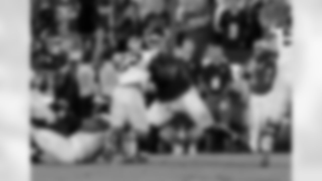 Oklahoma DL Damonic Williams (52)