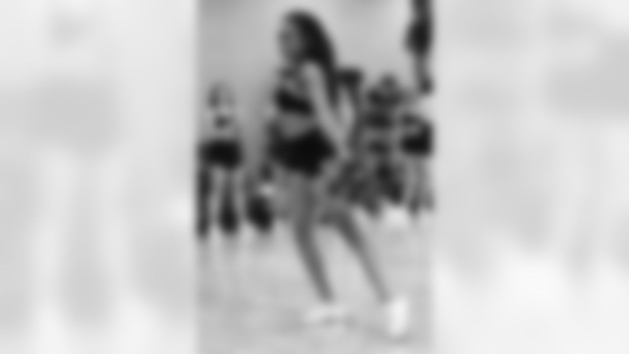 A contestant performs during the Detroit Lions Cheerleaders final look auditions at Lifetime Fitness on May 12, 2025 in Bloomfield Hills, Mich. (Mike Ferdinande/Detroit Lions)